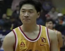 CBA四强都与李春江有关，李春江成为CBA教父并改